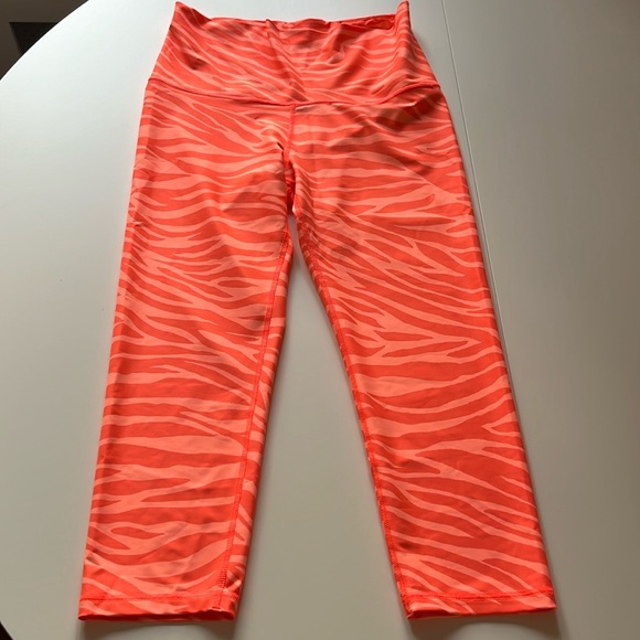 Old Navy Active Powersoft Leggings in Orange Zebra print full length leggings - Picture 1 of 4